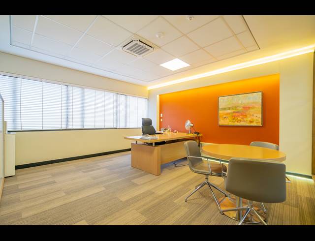 1,135M² OFFICE FOR SALE IN PARKTOWN